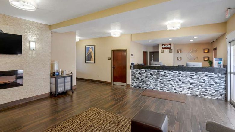 <b>Comfort Inn & Suites Lobby</b>. Images powered by <a href="https://iceportal.shijigroup.com/" title="IcePortal" target="_blank">IcePortal</a>.