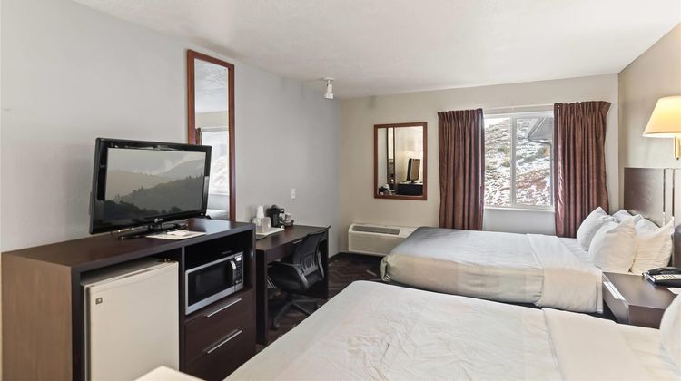 Quality Inn & Suites Salina Room