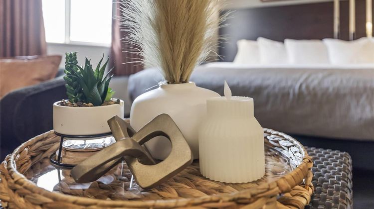 Quality Inn & Suites Salina Suite