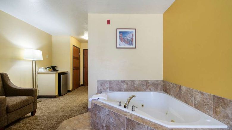 <b>Comfort Inn and Suites Cedar City South Suite</b>. Images powered by <a href="https://iceportal.shijigroup.com/" title="IcePortal" target="_blank">IcePortal</a>.