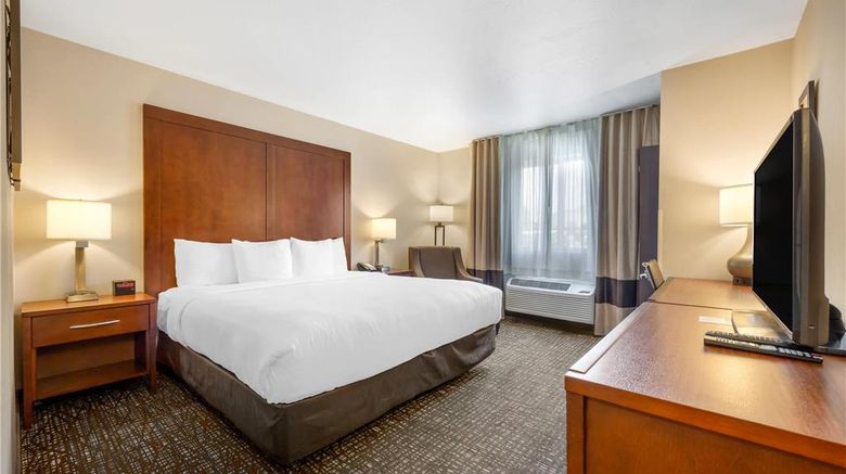 <b>Comfort Inn & Suites Room</b>. Images powered by <a href="https://iceportal.shijigroup.com/" title="IcePortal" target="_blank">IcePortal</a>.
