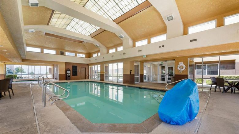 <b>Comfort Inn & Suites Pool</b>. Images powered by <a href="https://iceportal.shijigroup.com/" title="IcePortal" target="_blank">IcePortal</a>.