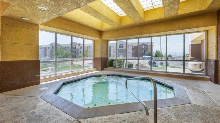 Comfort Inn & Suites Pool