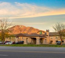 Quality Inn Exterior