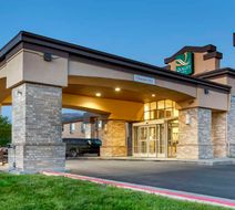 Quality Inn Exterior