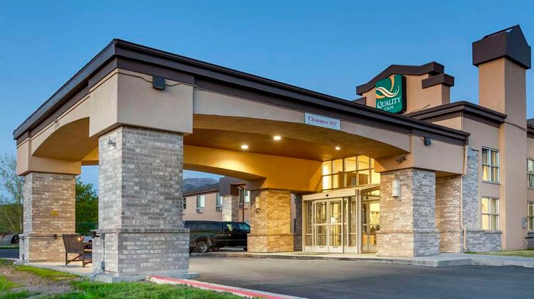 Quality Inn Exterior