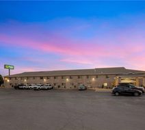 Quality Inn & Suites Fillmore I-15 Exterior