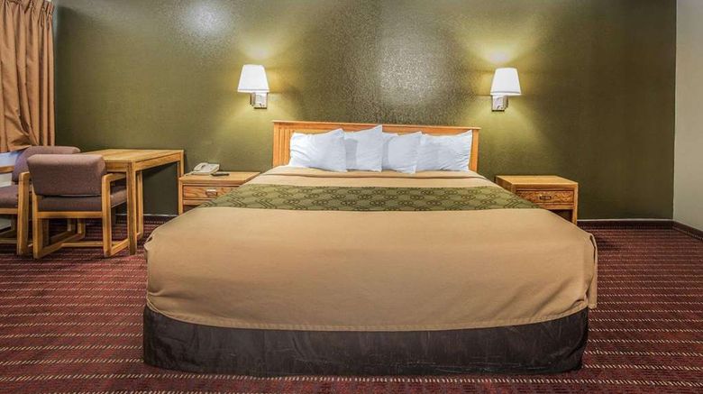<b>Rodeway Inn Room</b>. Images powered by <a href="https://iceportal.shijigroup.com/" title="IcePortal" target="_blank">IcePortal</a>.