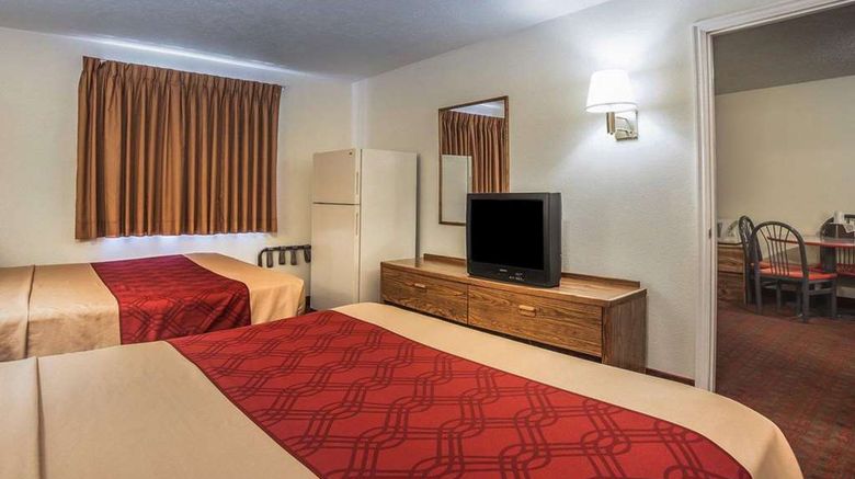 <b>Rodeway Inn Room</b>. Images powered by <a href="https://iceportal.shijigroup.com/" title="IcePortal" target="_blank">IcePortal</a>.