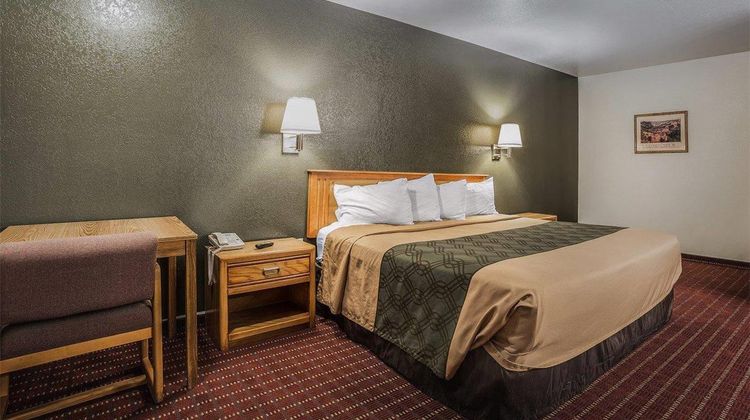 Rodeway Inn Room