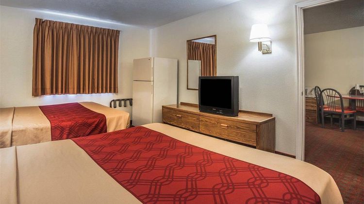Rodeway Inn Room