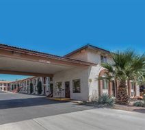 Rodeway Inn Exterior