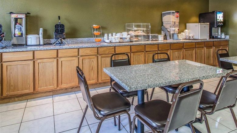 <b>Rodeway Inn Restaurant</b>. Images powered by <a href="https://iceportal.shijigroup.com/" title="IcePortal" target="_blank">IcePortal</a>.