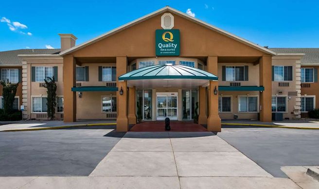 Quality Inn & Stes Exterior