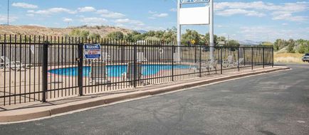 Econo Lodge Exterior