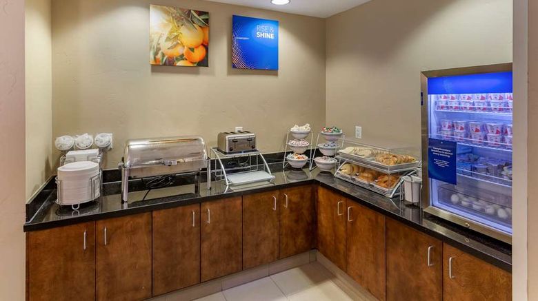 <b>Comfort Inn & Suites Tooele Restaurant</b>. Images powered by <a href="https://iceportal.shijigroup.com/" title="IcePortal" target="_blank">IcePortal</a>.
