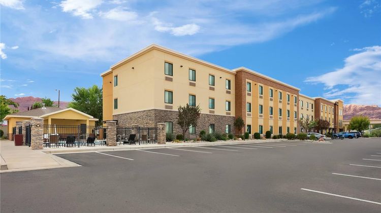 Comfort Suites Moab Near Arches National Park Exterior