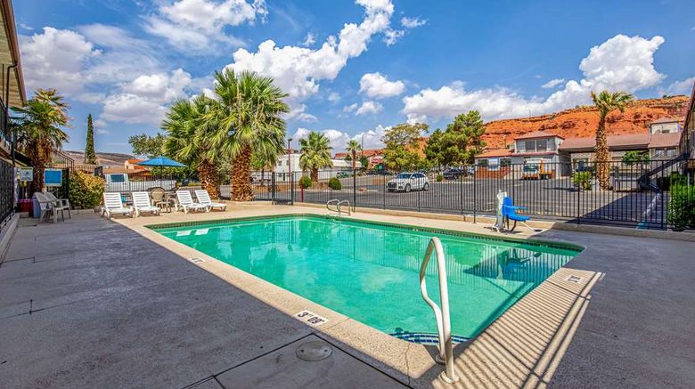 <b>Rodeway Inn Pool</b>. Images powered by <a href="https://iceportal.shijigroup.com/" title="IcePortal" target="_blank">IcePortal</a>.
