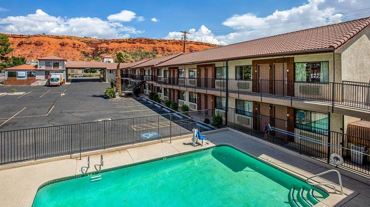 Rodeway Inn Pool