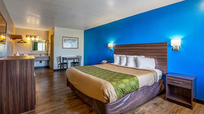 <b>Rodeway Inn Room</b>. Images powered by <a href="https://iceportal.shijigroup.com/" title="IcePortal" target="_blank">IcePortal</a>.