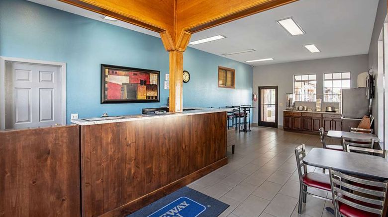 <b>Rodeway Inn Lobby</b>. Images powered by <a href="https://iceportal.shijigroup.com/" title="IcePortal" target="_blank">IcePortal</a>.