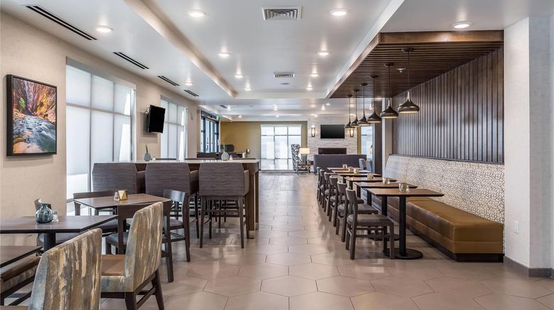 <b>Comfort Inn & Suites Salt Lake Airport Restaurant</b>. Images powered by <a href="https://iceportal.shijigroup.com/" title="IcePortal" target="_blank">IcePortal</a>.