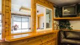 <b>Rodeway Inn Lobby</b>. Images powered by <a href="https://iceportal.shijigroup.com/" title="IcePortal" target="_blank">IcePortal</a>.