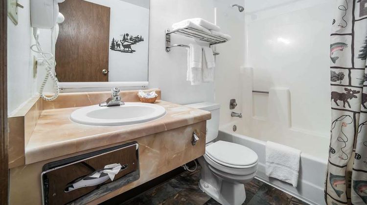 Rodeway Inn Room