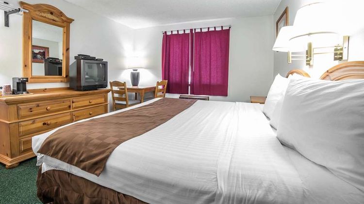 Rodeway Inn Room