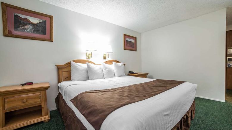 <b>Rodeway Inn Room</b>. Images powered by <a href="https://iceportal.shijigroup.com/" title="IcePortal" target="_blank">IcePortal</a>.