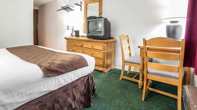 Rodeway Inn Room