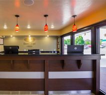 Econo Lodge in Hurricane Lobby