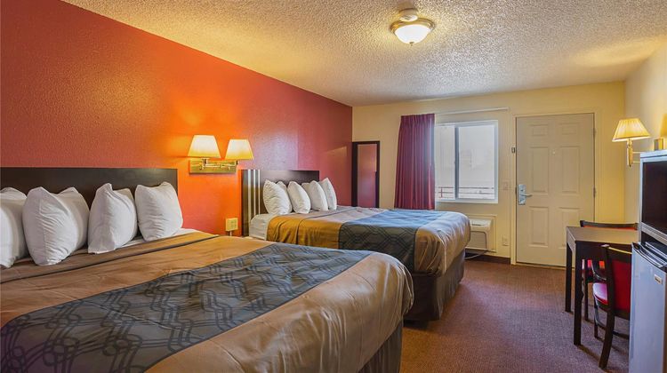 Econo Lodge in Hurricane Room
