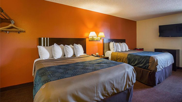 Econo Lodge in Hurricane Room