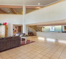 Quality Inn Lobby