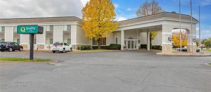 Quality Inn Exterior