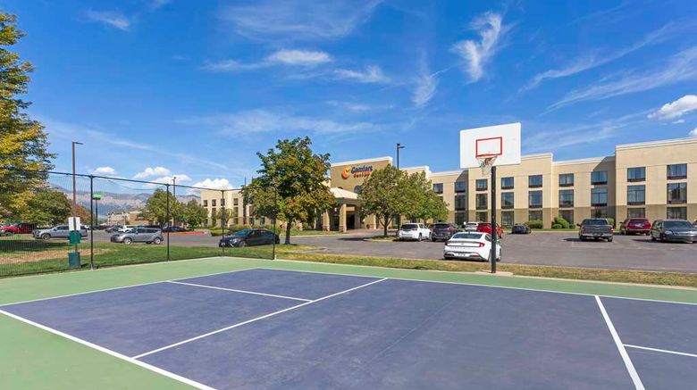 <b>Comfort Suites Exterior</b>. Images powered by <a href="https://iceportal.shijigroup.com/" title="IcePortal" target="_blank">IcePortal</a>.