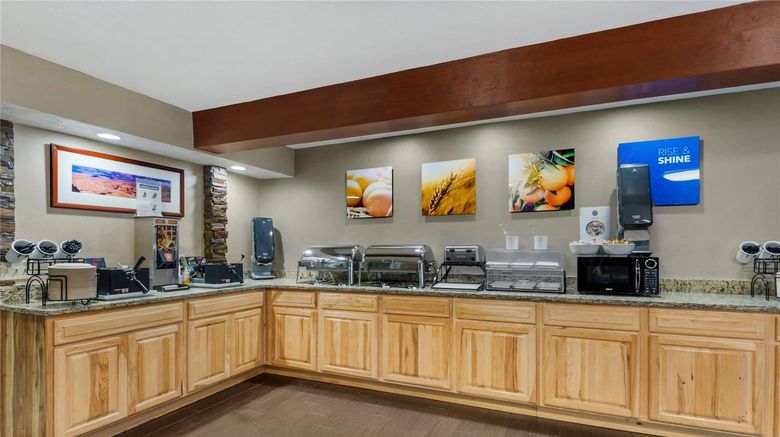 <b>Comfort Inn Restaurant</b>. Images powered by <a href="https://iceportal.shijigroup.com/" title="IcePortal" target="_blank">IcePortal</a>.