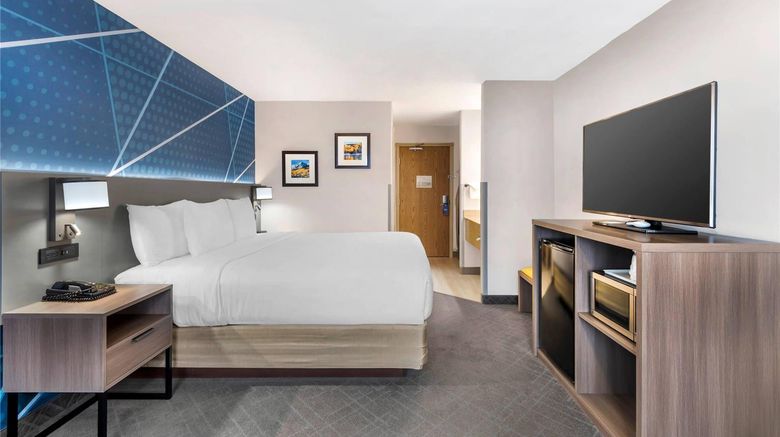 <b>Comfort Inn Room</b>. Images powered by <a href="https://iceportal.shijigroup.com/" title="IcePortal" target="_blank">IcePortal</a>.