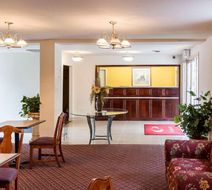 Econo Lodge Lobby
