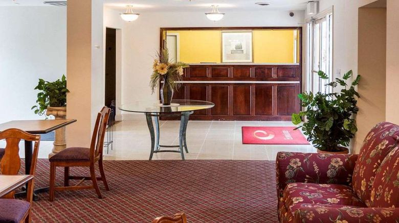 <b>Econo Lodge Lobby</b>. Images powered by <a href="https://iceportal.shijigroup.com/" title="IcePortal" target="_blank">IcePortal</a>.