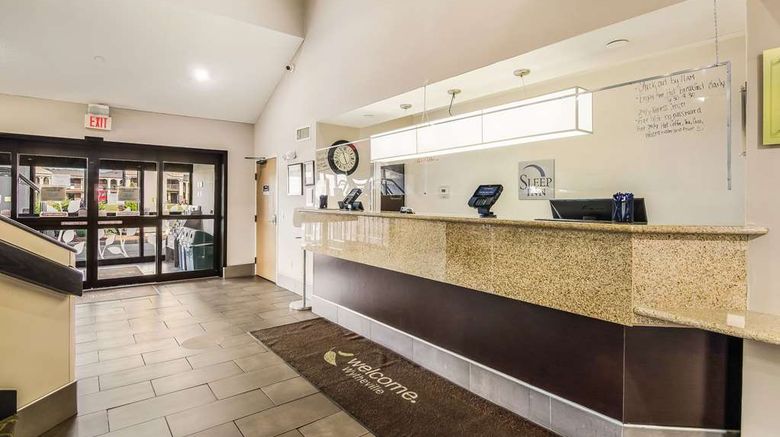 <b>Sleep Inn Lobby</b>. Images powered by <a href="https://iceportal.shijigroup.com/" title="IcePortal" target="_blank">IcePortal</a>.