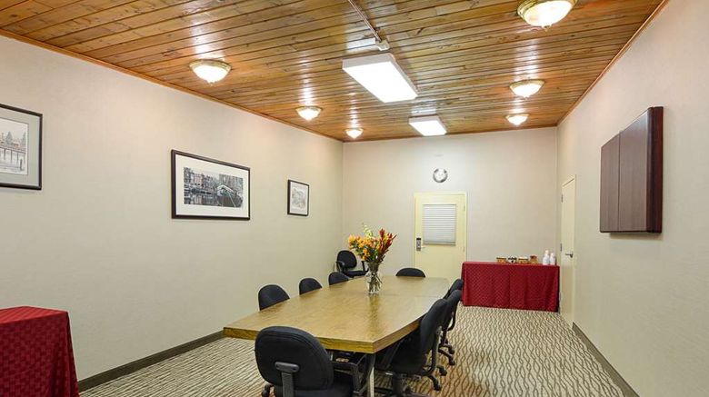 <b>Quality Inn Winchester Meeting</b>. Images powered by <a href="https://iceportal.shijigroup.com/" title="IcePortal" target="_blank">IcePortal</a>.
