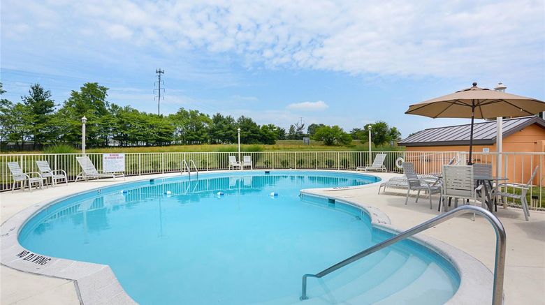 <b>Quality Inn Winchester Pool</b>. Images powered by <a href="https://iceportal.shijigroup.com/" title="IcePortal" target="_blank">IcePortal</a>.