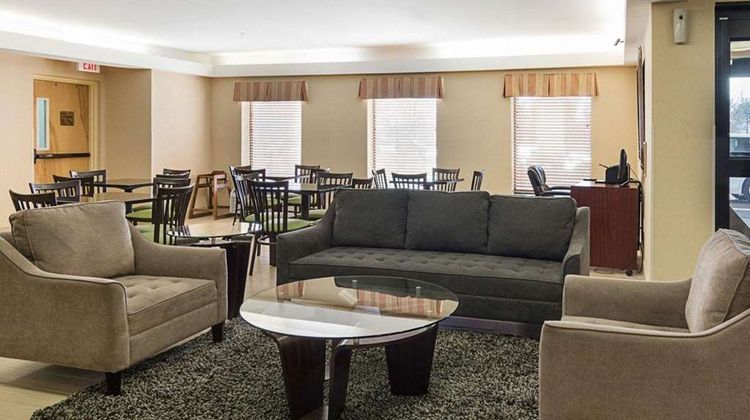 Quality Inn Richmond Airport Lobby