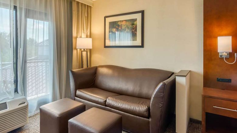 <b>Comfort Suites Southpark Suite</b>. Images powered by <a href="https://iceportal.shijigroup.com/" title="IcePortal" target="_blank">IcePortal</a>.