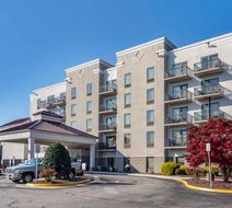 Comfort Suites Southpark Exterior