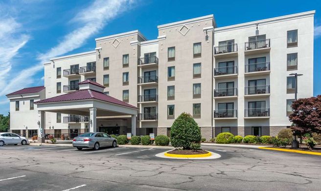 Comfort Suites Southpark Exterior