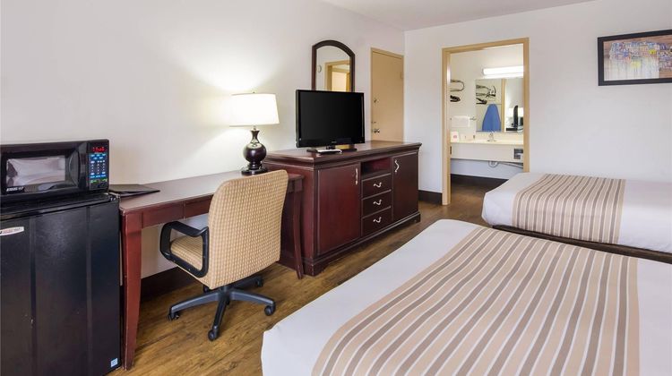 Econo Lodge Room