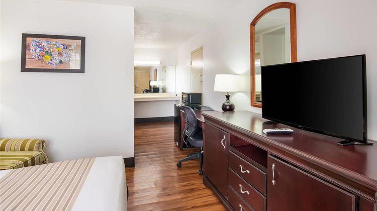 Econo Lodge Room